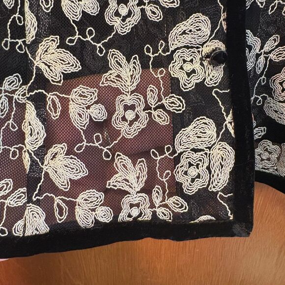 VTG Black + Ivory Floral Embroidered Sheer Mesh Cardigan w/ Velvet Trim sz 8 - Picture 6 of 8